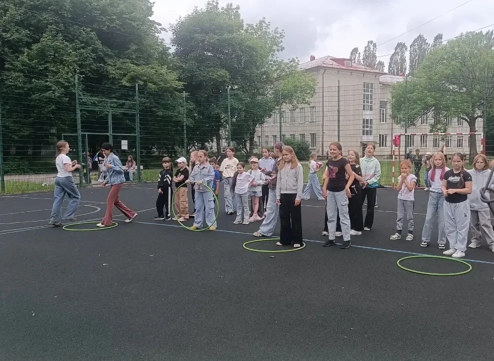 🔥 Спортивный день в разгаре!

🏃‍♂️ Весёлые старты
🤸‍♀️ Эстафеты
⚽️ Футбольные баталии
Смех, азарт