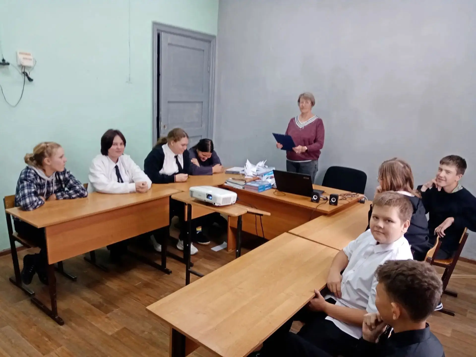 Библиотекарь И.А. Полякова провела в Новодраченинской школе урок‑предупреждение «Мы гов...