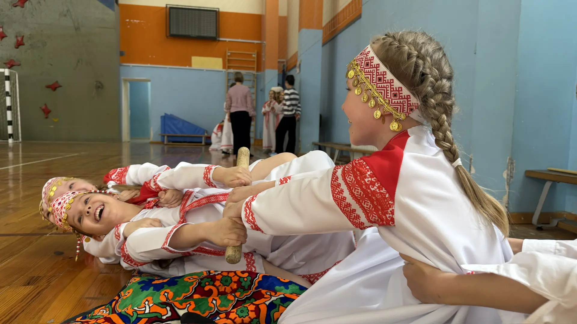 🌍 КВЕСТ «Малые народы большой страны» — Праздник единства и культуры! 🎉  30 апреля в нашей школе им.