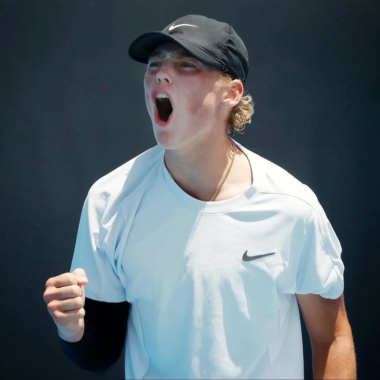 17-летний Круз Хьюитт выиграл первый матч на уровне тура с первой попытки ❗️