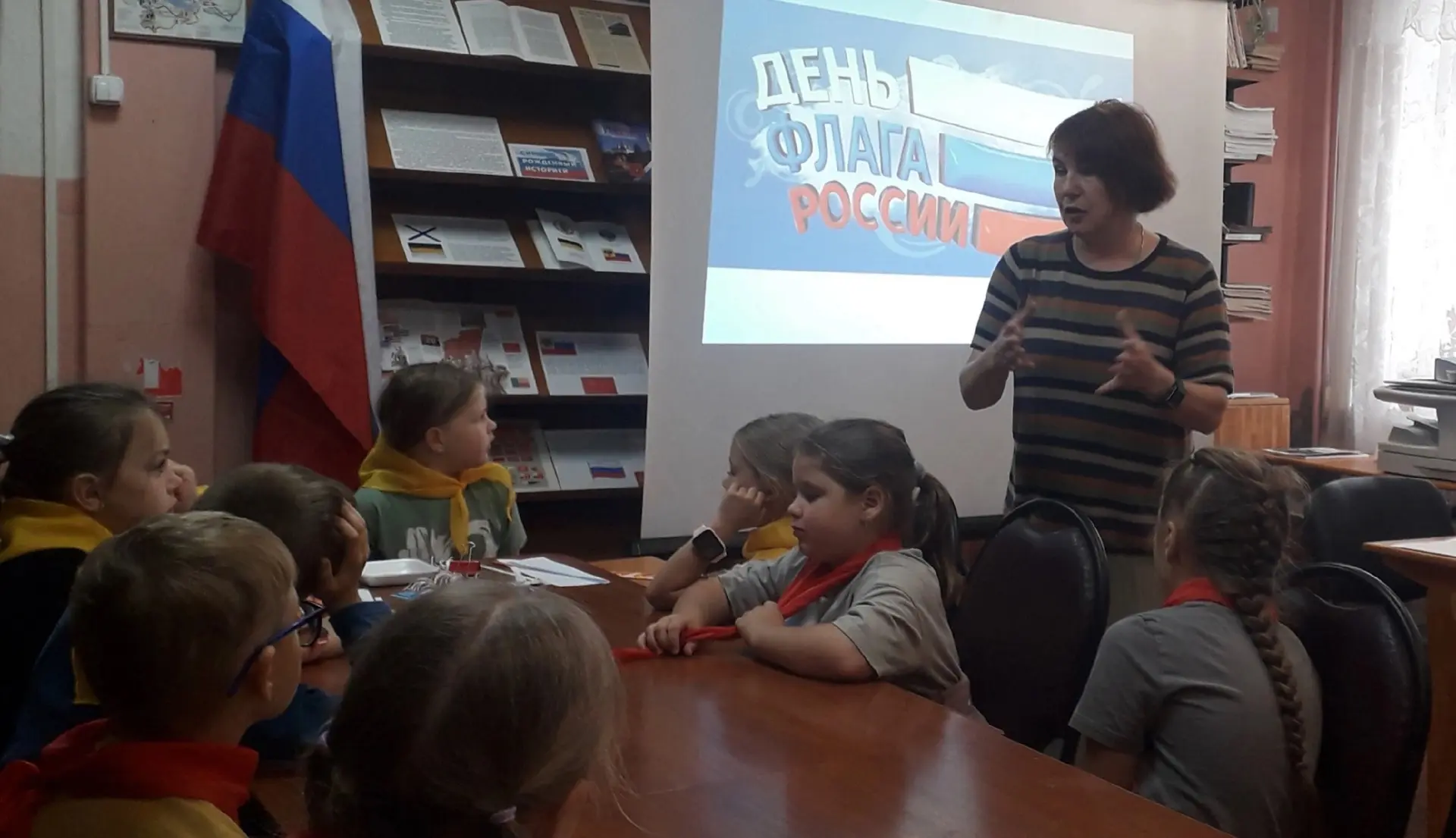 🤗Восьмой день разновозрастной смены "Под знаком единства" - день новых  знаний, открыт...