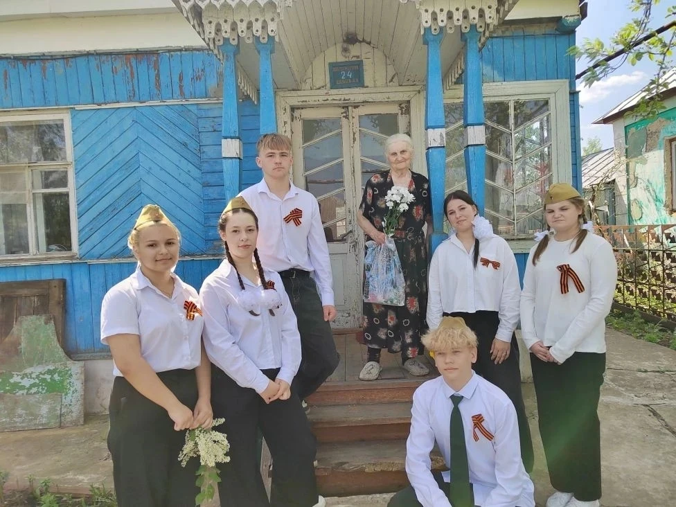 💥Накануне праздничных дней, посвященных Дню Победы, активистами МБОУ СОШ № 4 г. Грязи была проведена