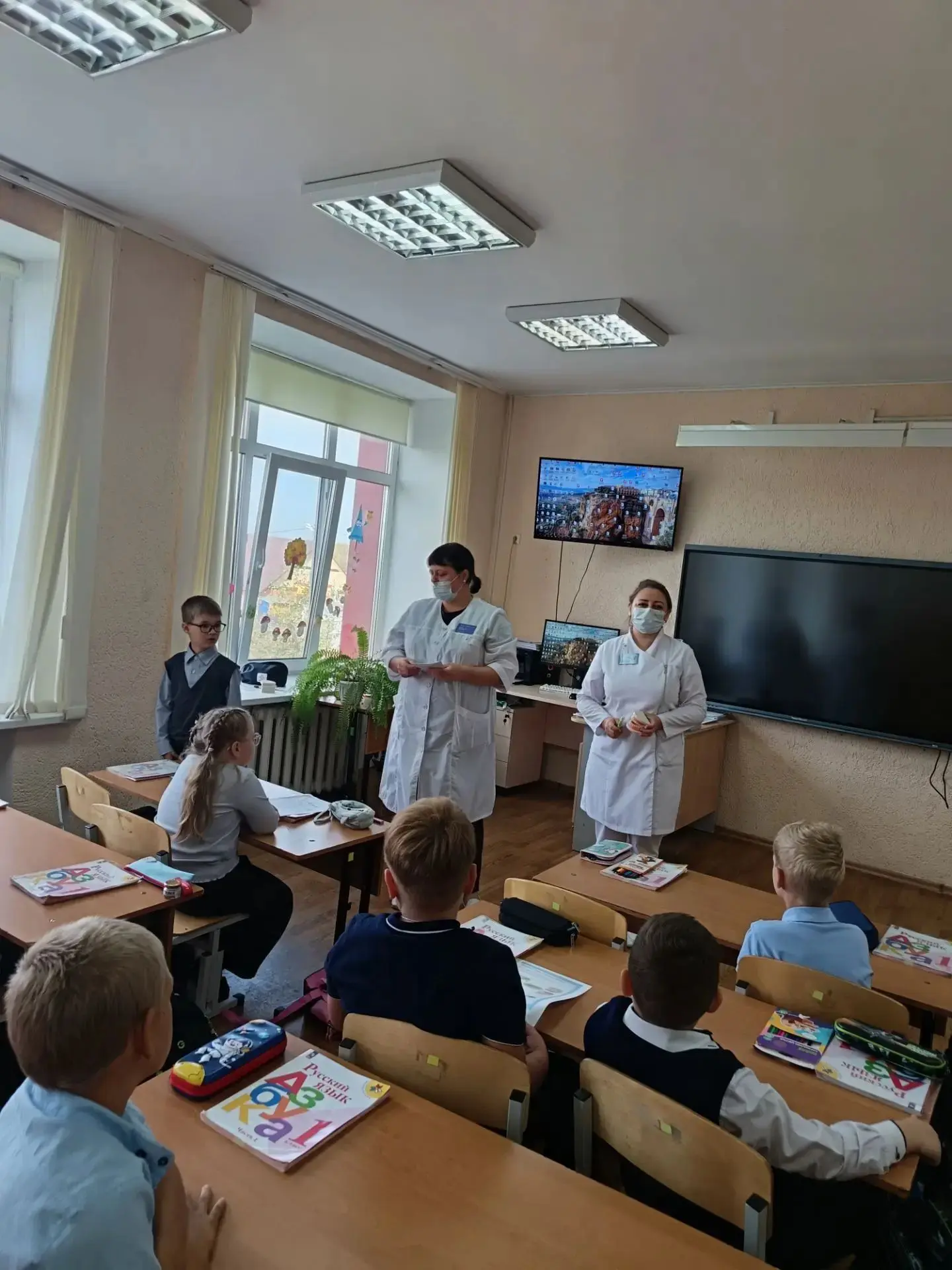 Встреча школьников со специалистами