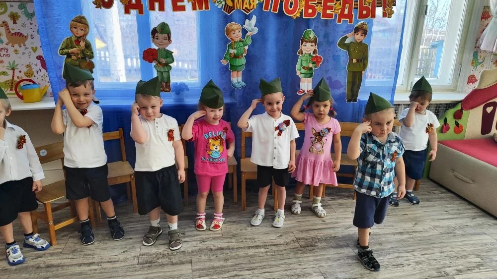 🕊 «Память в детских сердцах»

Младшая группа «Умка» отмечает 9 Мая — праздник со слезами на глазах.
