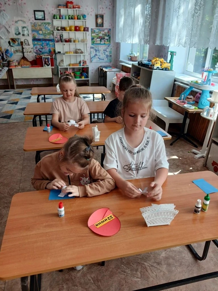 🕯 «Орлята-дошколята» группы «Родничок»: Свеча памяти
22 июня — День памяти и скорби. В преддверии э