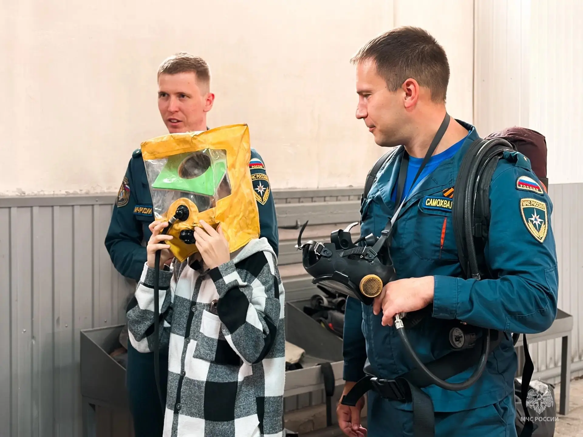 👩‍🚒Знакомство с героической профессией: школьники побывали в гостях у пожарных   Младшие школьники л