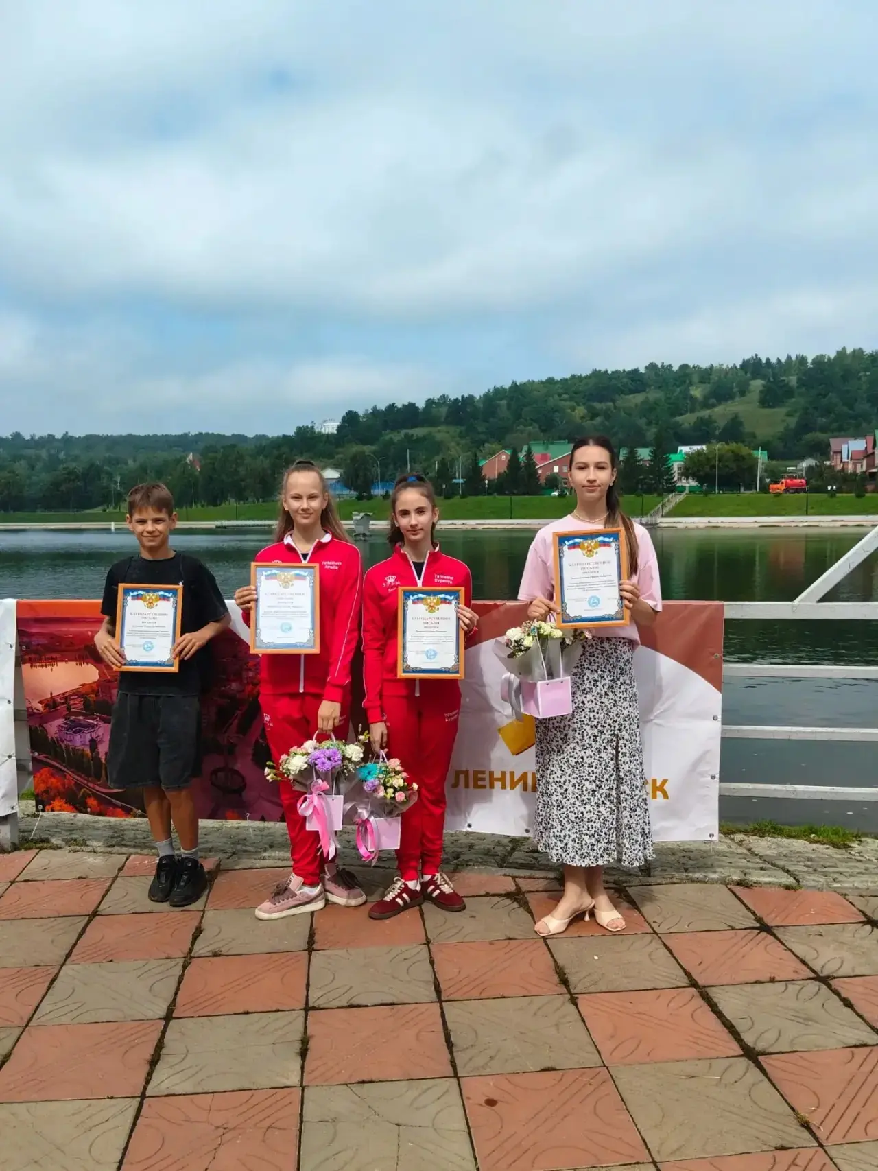 Пусть солнце спорта светит яркою звездой