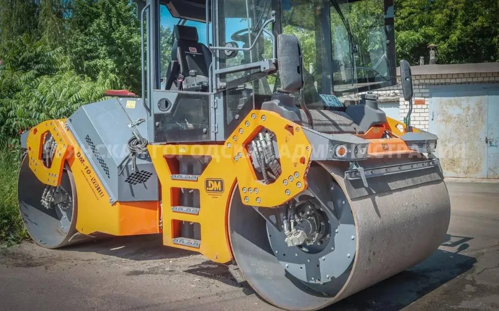 В Фокинском районе Брянска на ремонт второстепенных дорог ушло почти 500 тонн асфальтов...