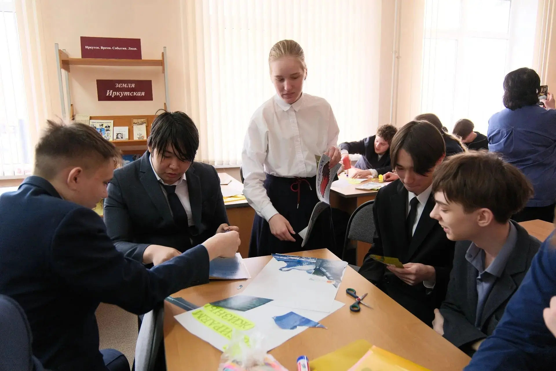 🏫 В школах Иркутска стартовал антинаркотический месячник.  👩‍⚕️ Открытие состоялось на площадке СОШ 
