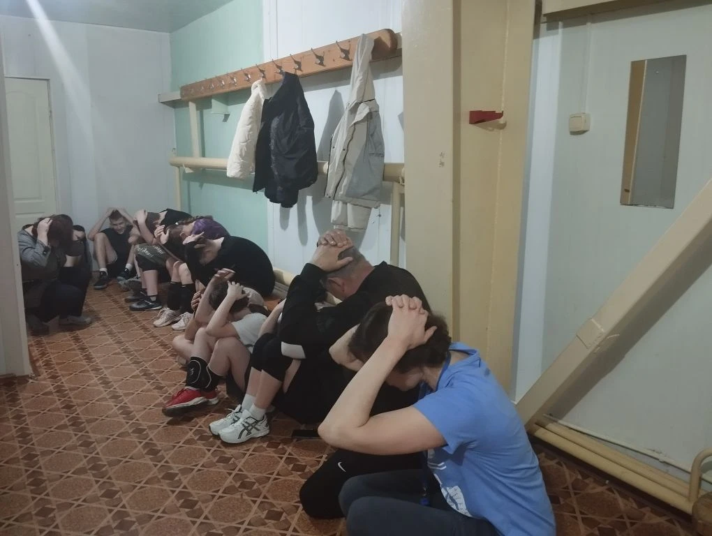 В МБОУДО  ДЮСШ с. Малая Сердоба 27 марта прошла тренировочная эвакуация по отработке вв...
