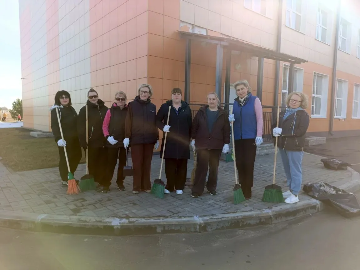 Сегодня дружный коллектив муниципального общеобразовательного учреждения "Образовательный комплекс "
