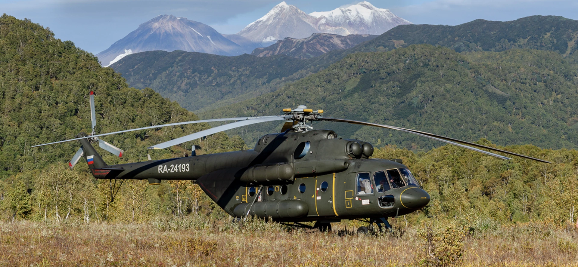 🚁 Вертолет Ми-8 совершил жесткую посадку на Камчатке, экипаж не пострадал
