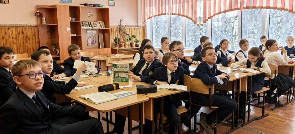 Неделя молодого педагога продолжается🧑‍🏫  Сегодня открытый урок литературы в 5 классе провела Георг