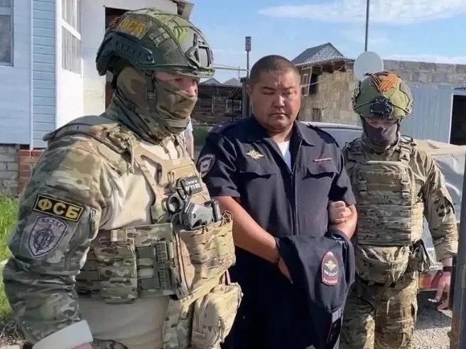 И.о. начальника полиции Чесменского района Булат Нурписов отделался штрафом за то, что ...