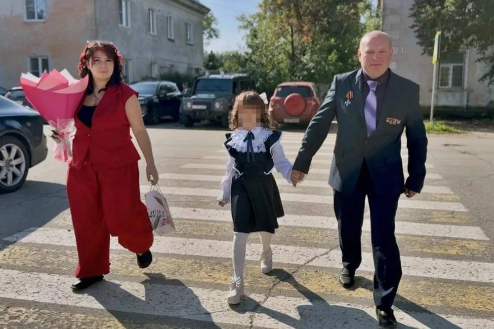 «Быть рядом»: ветеран СВО в Гусь-Хрустальном проводил в первый класс дочь погибшего бое...