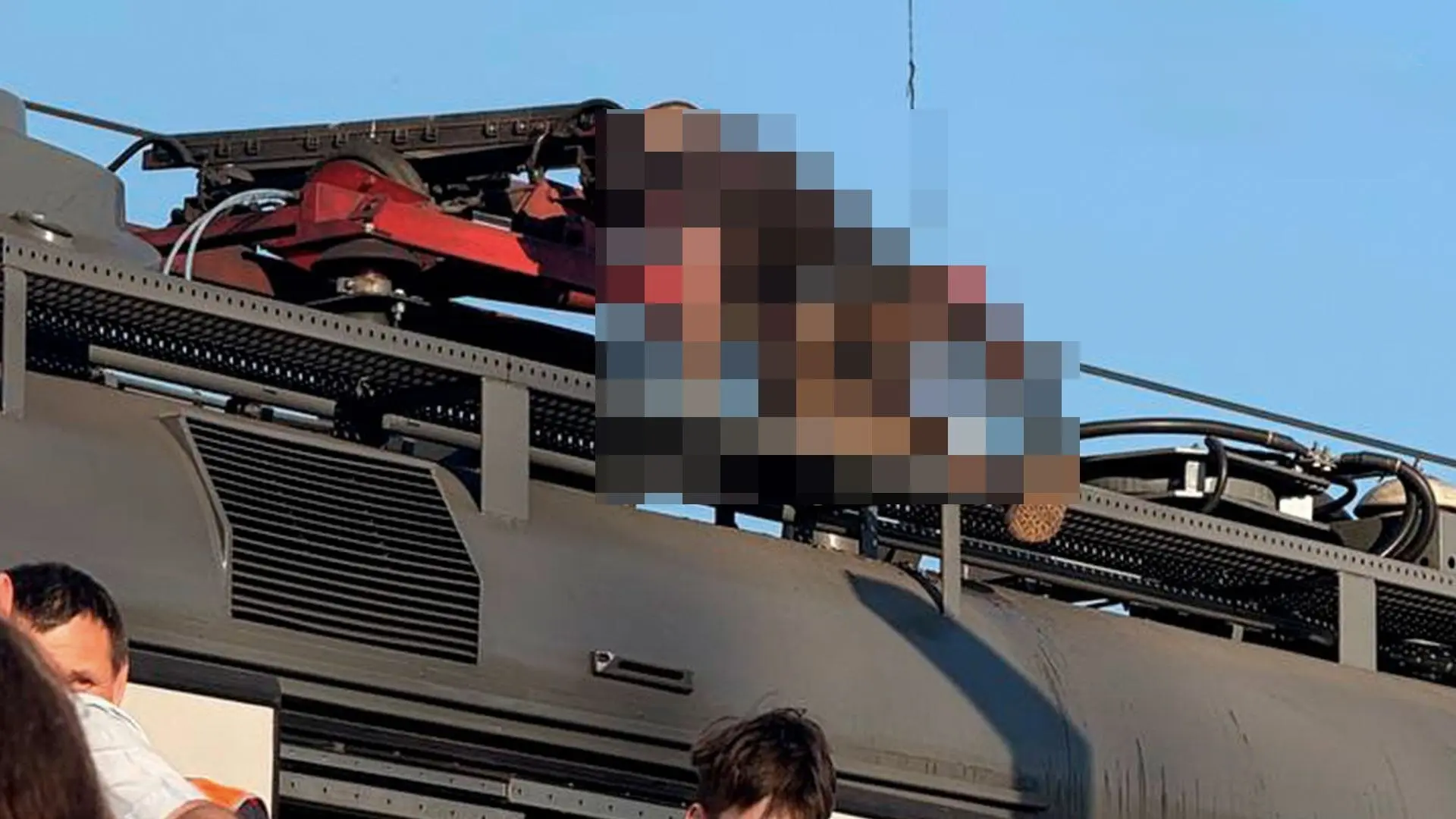 Зацепера без признаков жизни нашли на крыше «Сапсана» в Петербурге. Поезд остановили на...