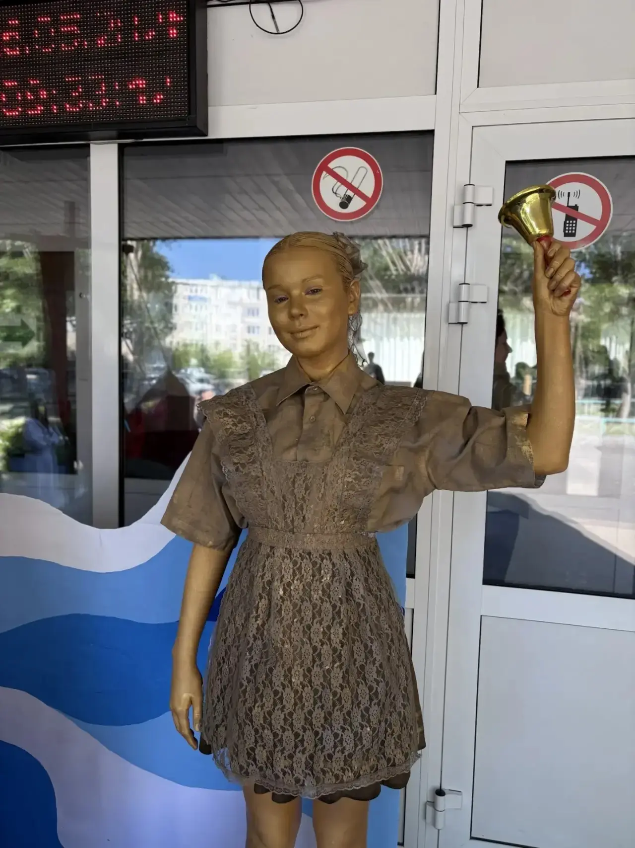 🔔Сегодня для выпускников 9-х и 11-х классов прозвенел последний звонок — трогательный,...