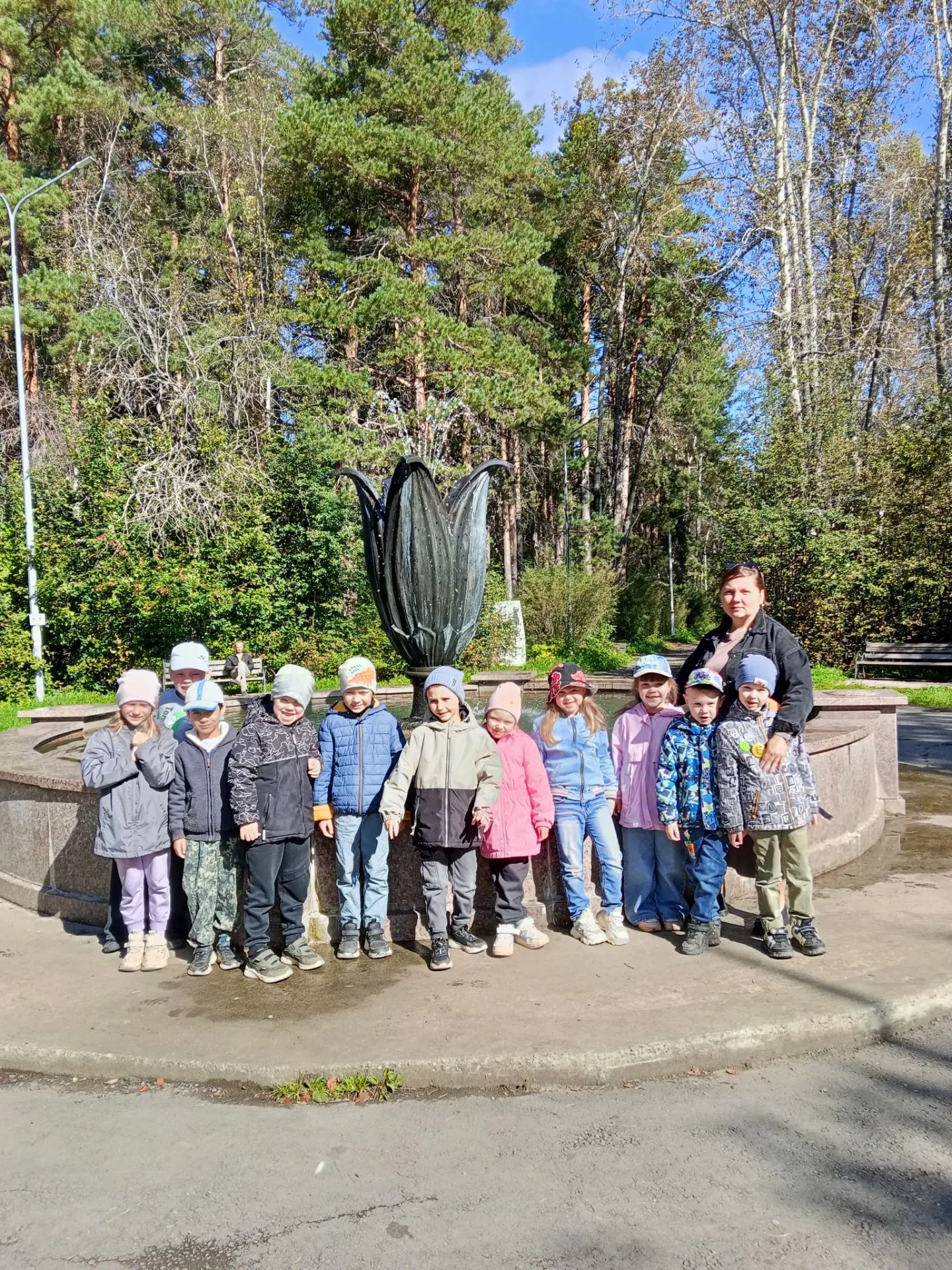 Экскурсия в парк ребят группы " Радуга " прошла на позитиве, эмоциях и радости. На тако...