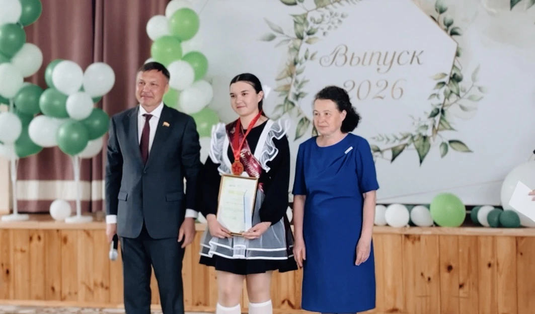 С окончанием школы поздравил сегодня учеников школы № 31. Для меня разделить сегодня пр...