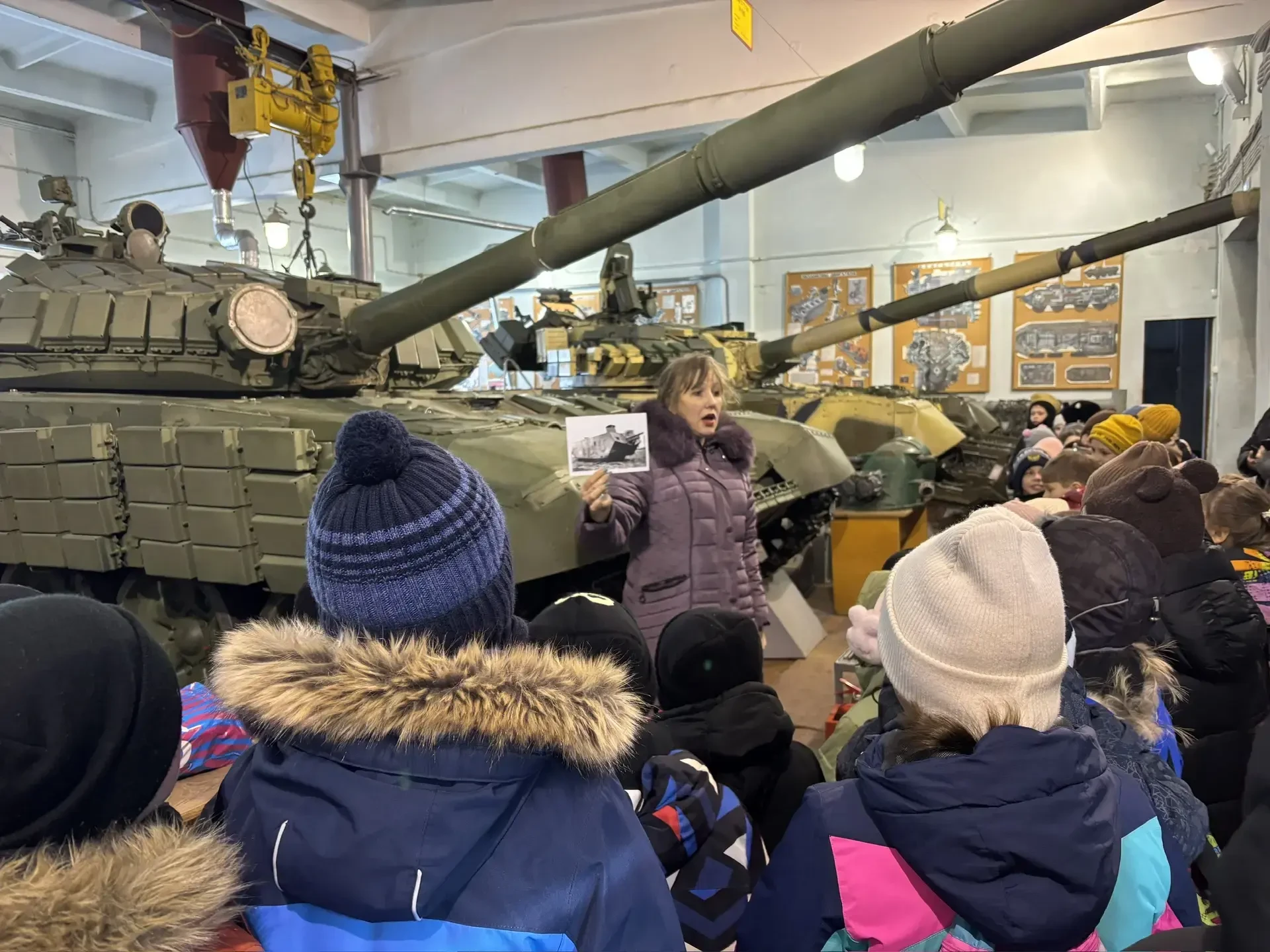 Продолжаем публикацию событий прошедших в нашей школе в рамках месячника, посвященного Дню Защитника