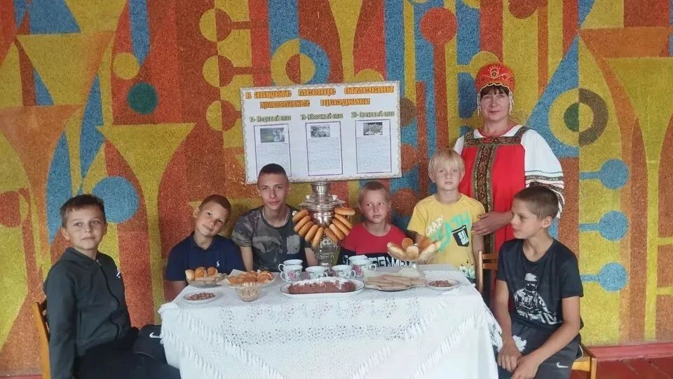 В тёплый августовский день в стенах Плавенского сельского Дома культуры собрались ребят...