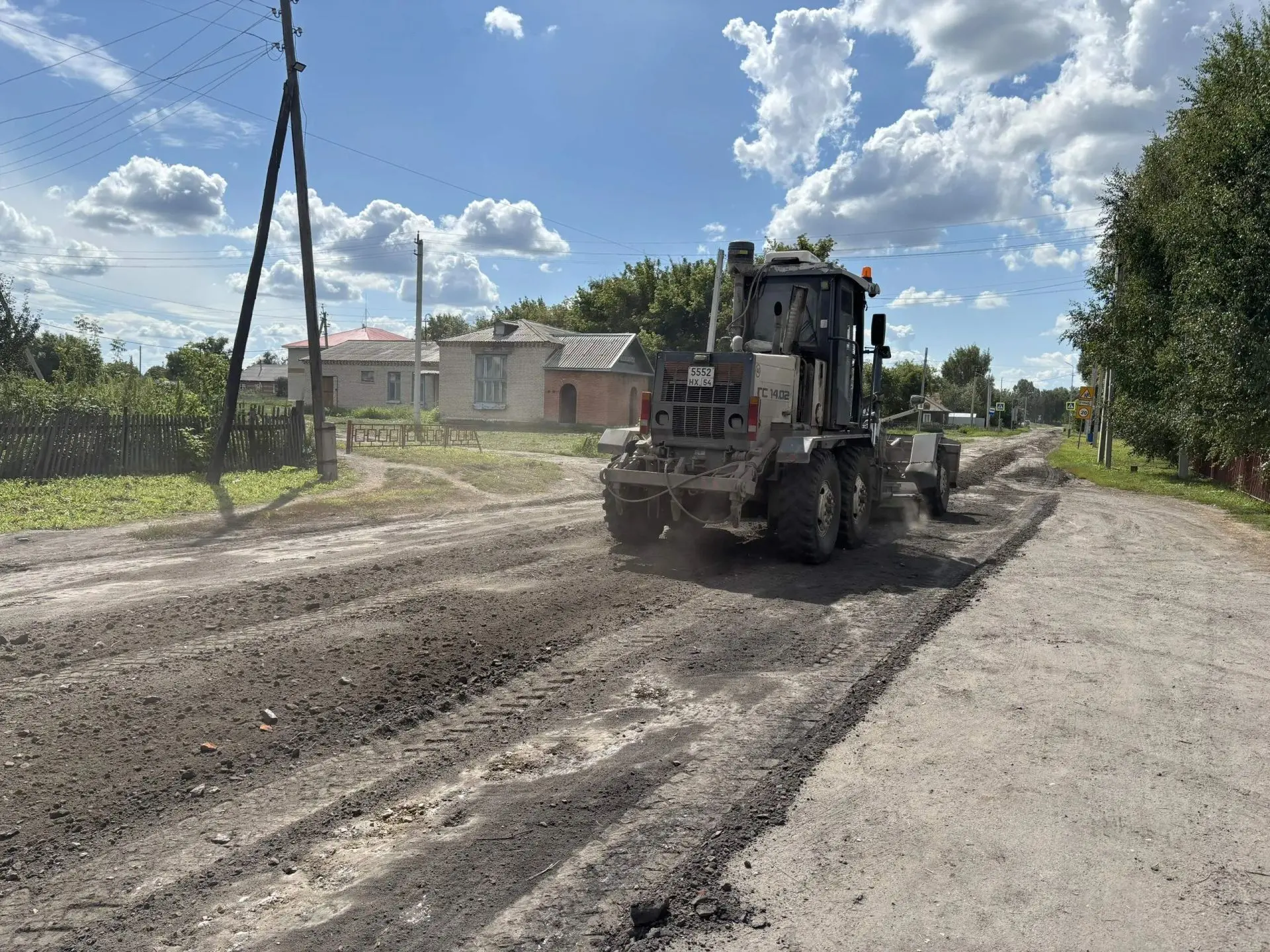 В селе Орехов Лог  была проведена важная работа по улучшению состояния дорожного полотн...