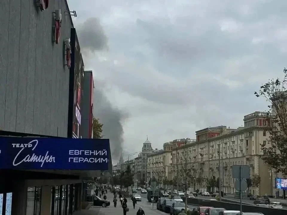 ‼️ Пожар у станции метро «Баррикадная»