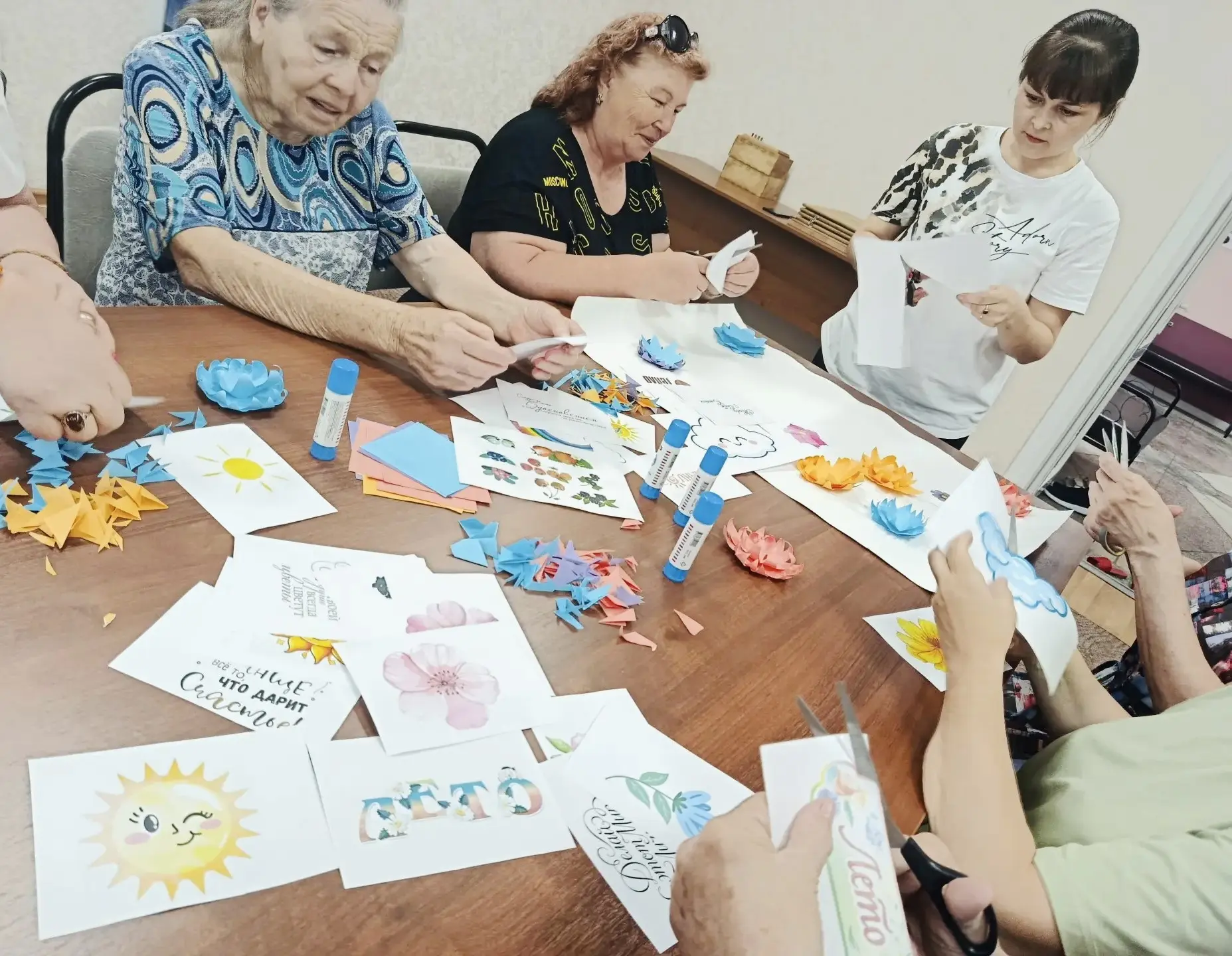 Жизнь вдохновляет🔆
На базе окружного ресурсного центра «Активное долголетие» открылось новое простр