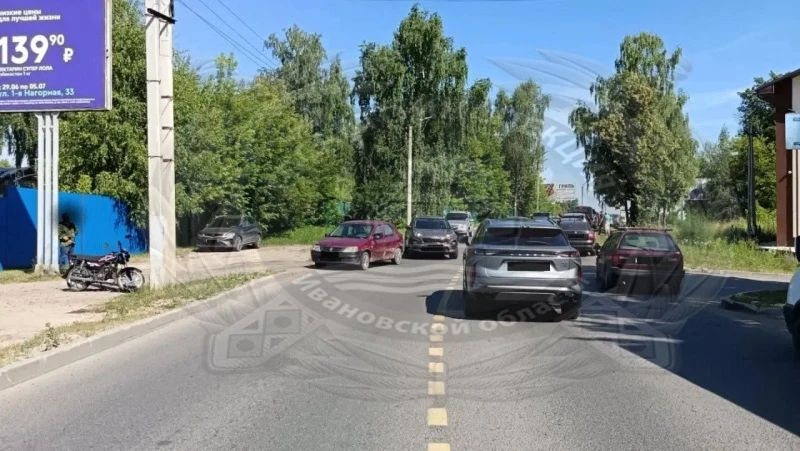 🛵 В Шуе «Логан» сбил 47-летнего мопедиста
