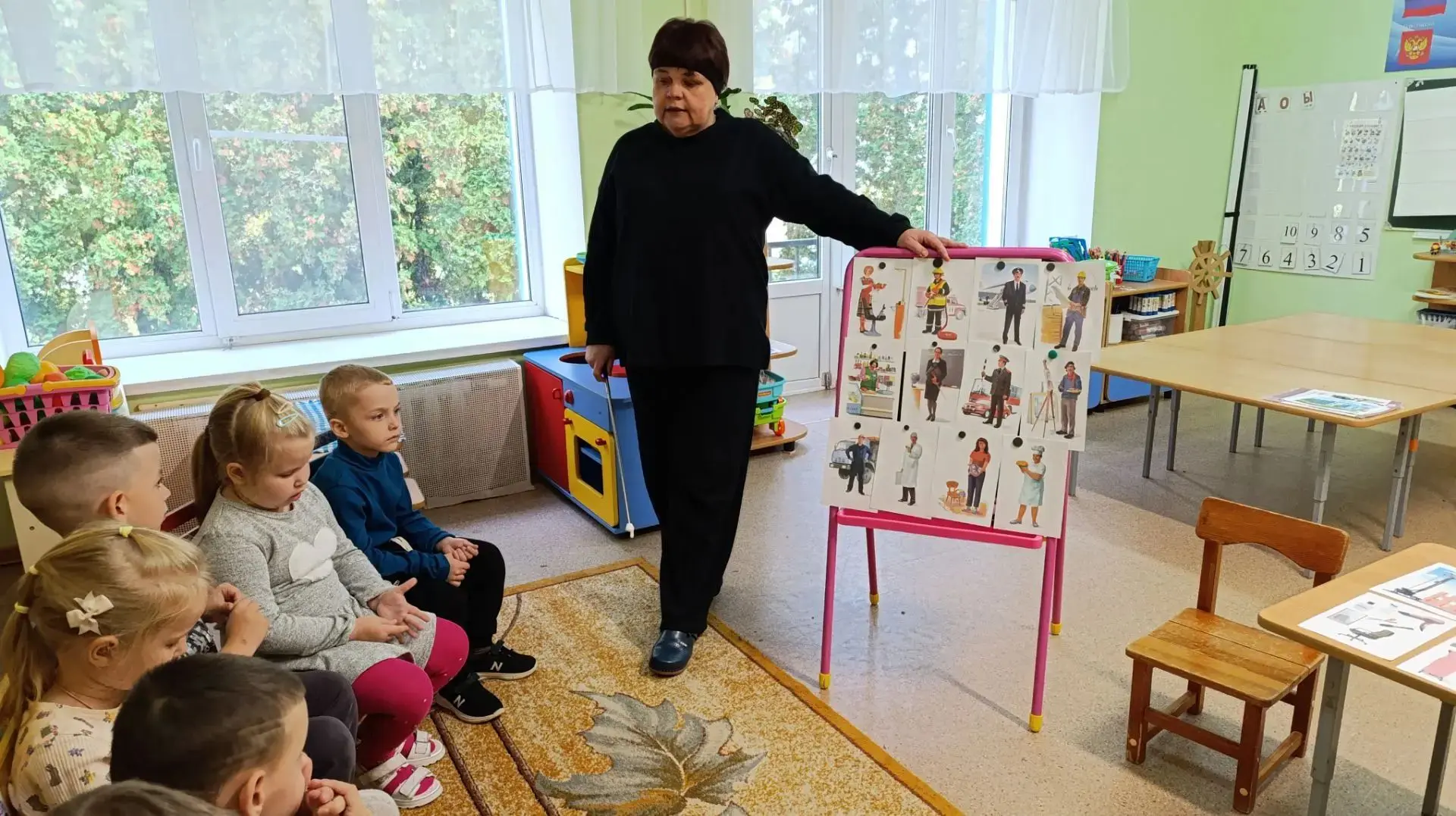 Сегодня в старшей группе «Ягодка» прошло занятие по финансовой грамотности. Воспитатель...
