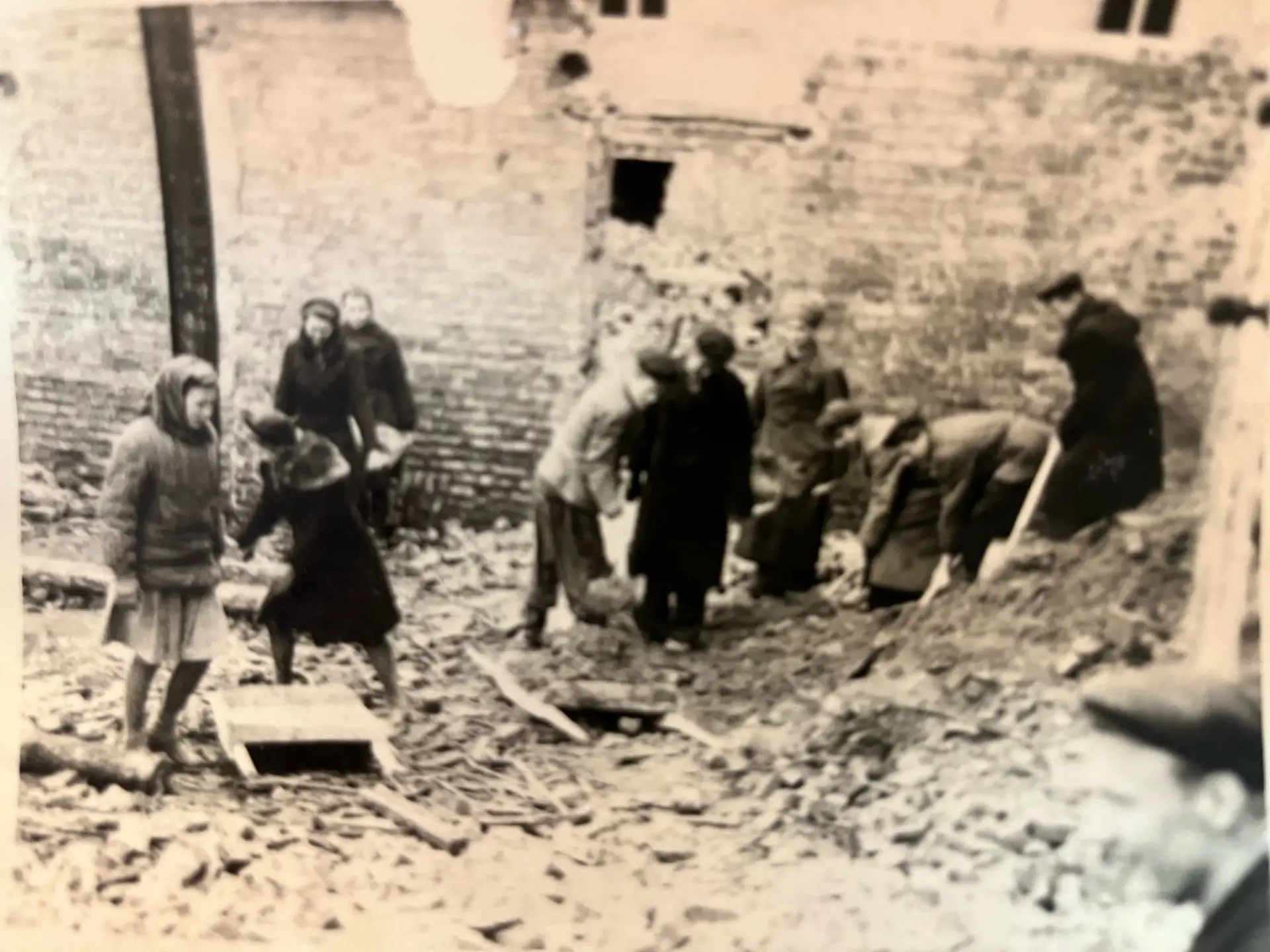 Онлайн-эстафета «Мой вуз в годы войны».  Выпуск учащихся в 1941 году проходил в обстановке уже начав