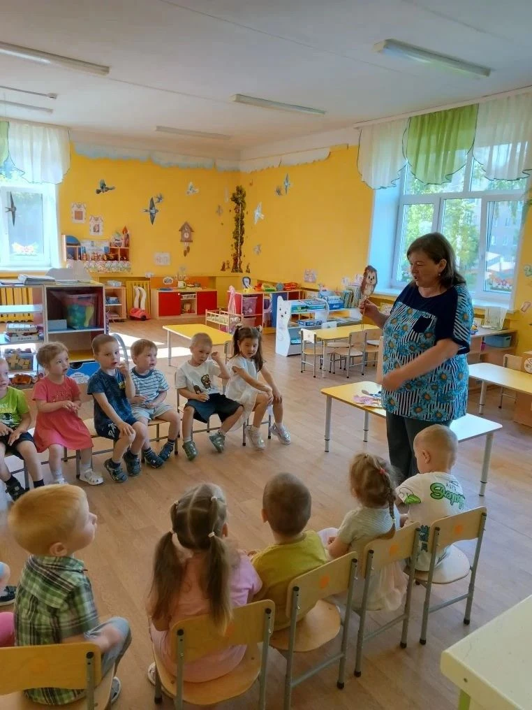 Во второй младшей группе прошло невероятно увлекательное занятие на тему «Как дети помо...