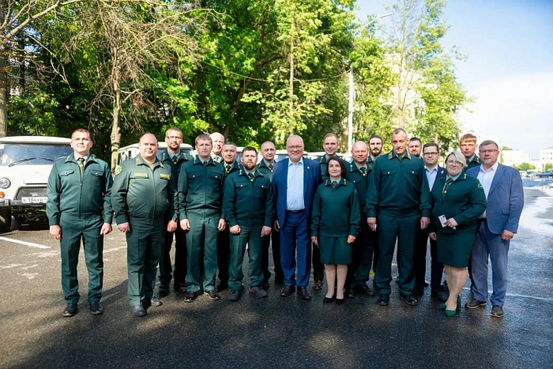 Новая техника для лесной охраны: губернатор Соколов и депутат Веснин вручили ключи от 15 УАЗов

Сего