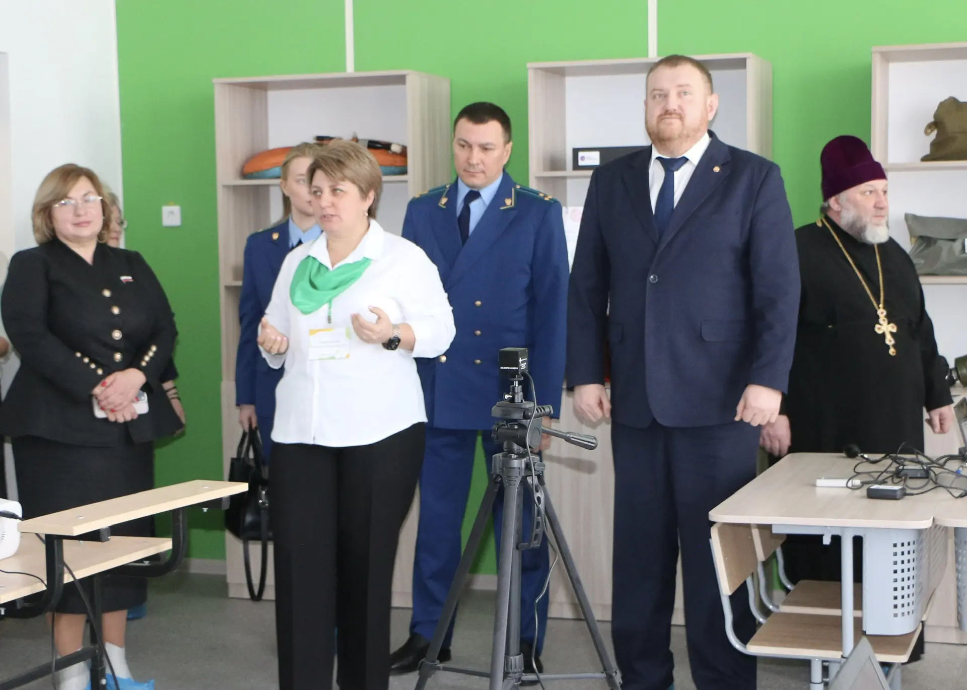Добрый день, дорогие друзья!   Сегодня мы вернули детям целую школу. Или даже две. Все помнят, как в