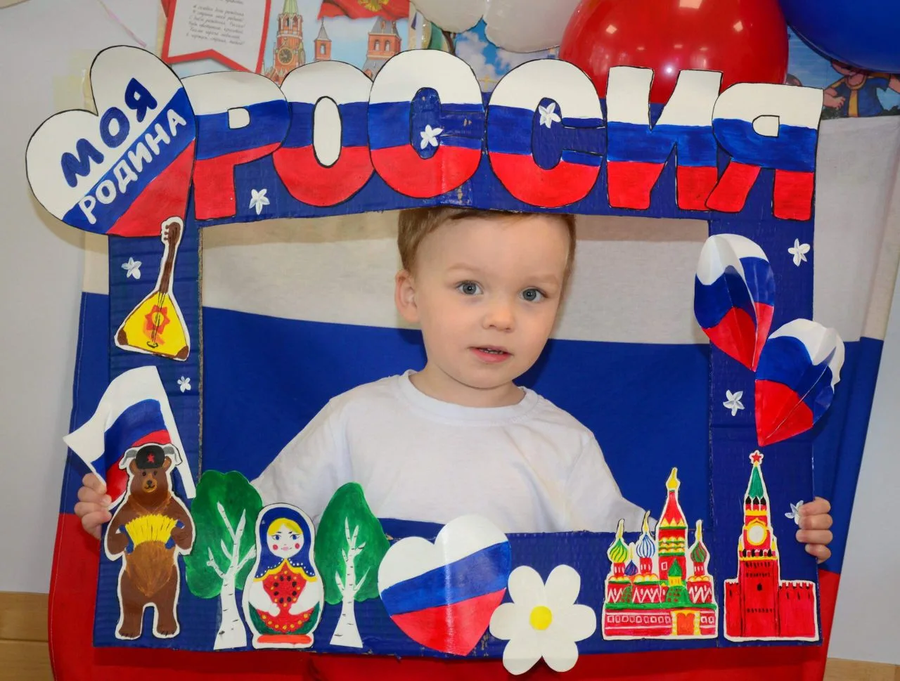 НАШИ МАЛЕНЬКИЕ ПАТРИОТЫ🇷🇺 
 Сегодня мы вместе с нашими малышами празднуем самый важный праздник ст