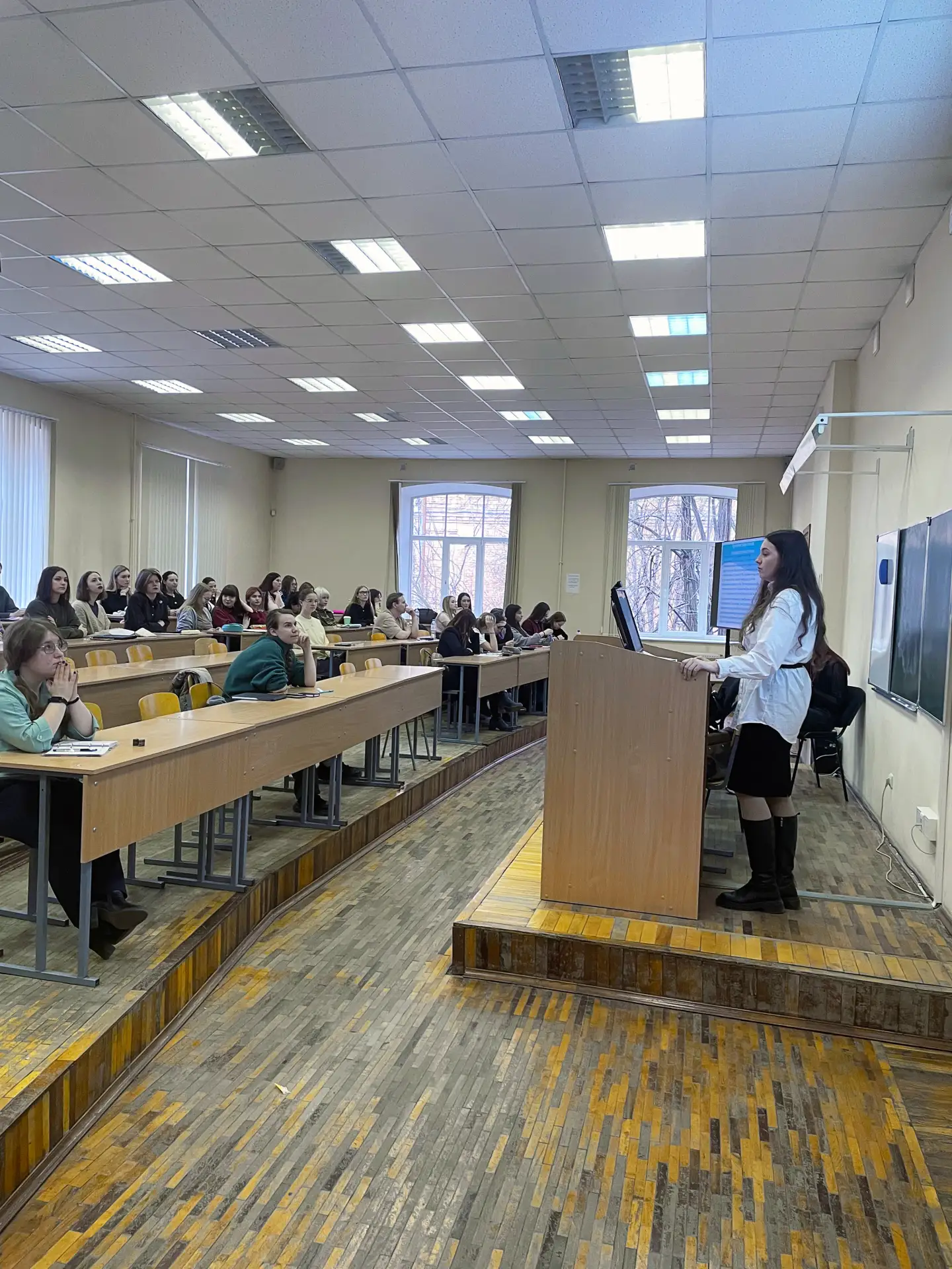 🔔 Первокурсники института дефектологического образования и реабилитации посетили круглый стол, посвя
