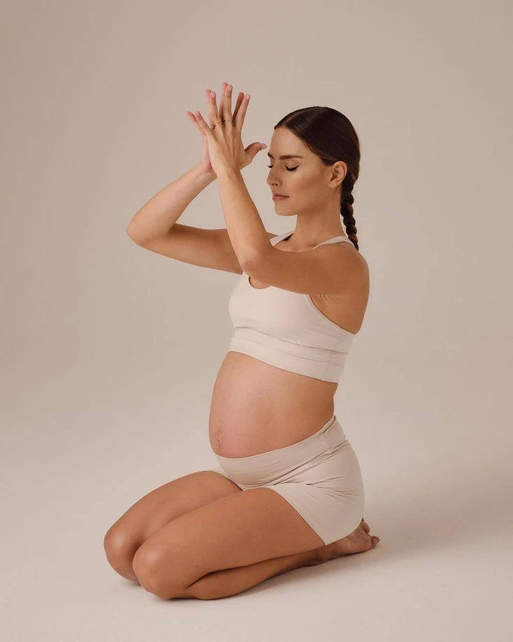 Приглашаю Вас в группы по йоге в Тимашевске🧘‍♀️  В каждой практике:  • дыхательные пранаямы для нерв
