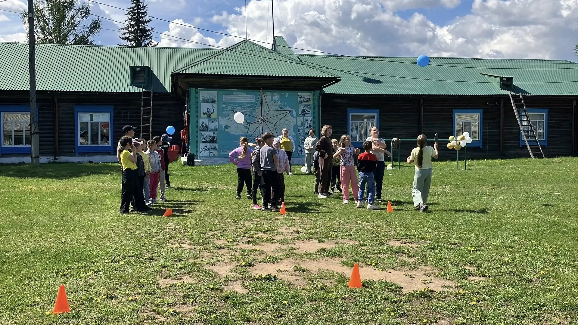 🌞 Ура, Лето! 🎉

Сегодня, 1 июня, в нашей школе прошел незабываемый праздник "Ура, Лето!", посвящен