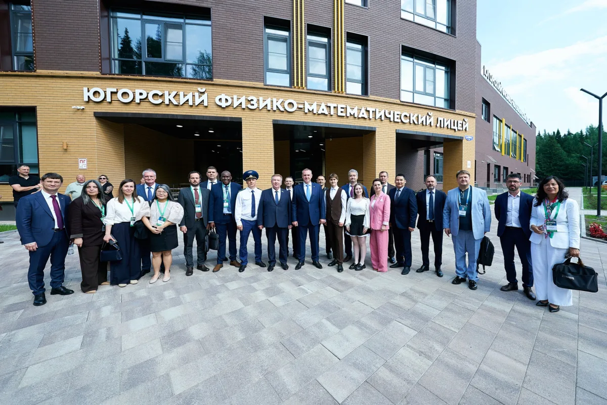 В Ханты-Мансийске открыли новое здание физико-математического лицея

Современное здание площадью п