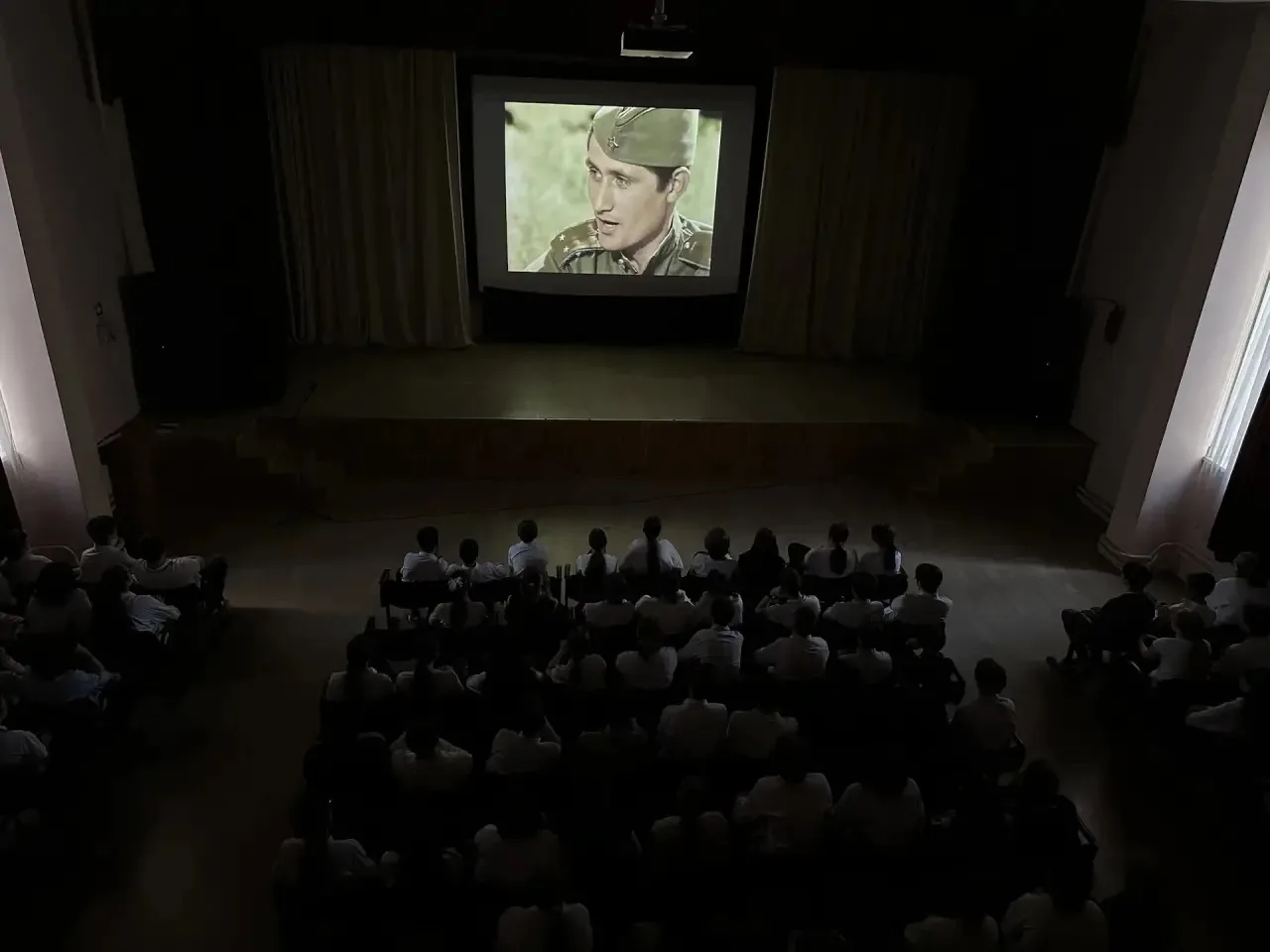 🎬 Акция «Кино Победы» В рамках патриотического марафона «Наследники Победы» в нашей школе прошла акц