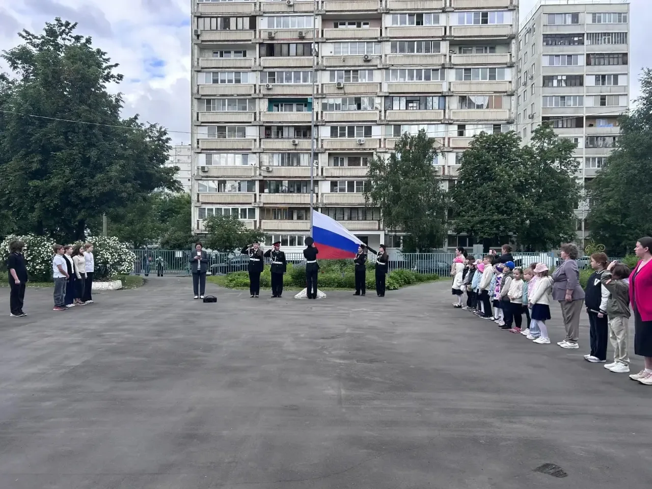 Доброе утро, школа 1095! ☀️  Этот понедельник — особенный для всех учеников, родителей и педагогов н