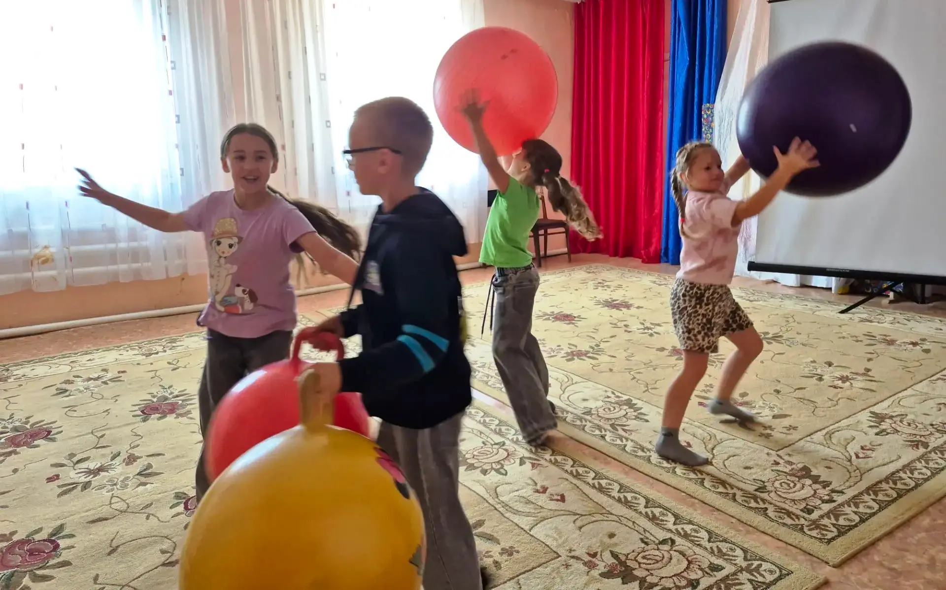 ТАНЦУЮТ ВСЕ💃👯📱