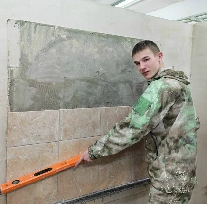 🛑 Обучающиеся строительных профессий на практических занятиях в лабораториях оттачиваю...