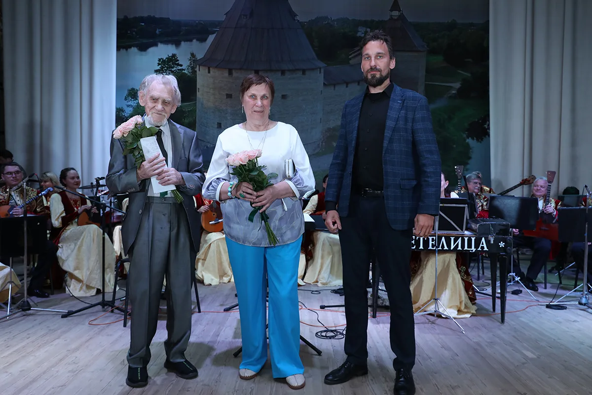 С ДНЁМ РОЖДЕНИЯ, МУЗЕЙ!

15 июля музей в Старой Ладоге отметил 55-летие. Поздравить коллектив с важн