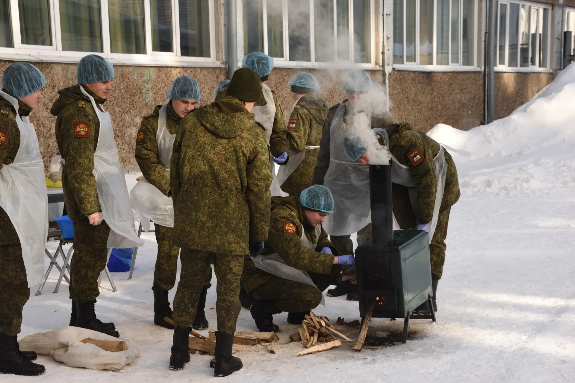 🍽️ Обед в полевых условиях? Легко!    Сегодня в военном учебном центре АлтГТУ прошли практические за