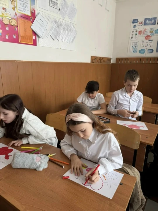 В 5Д классе прошла по-настоящему бомбическая творческая мастерская "Мы вместе"! Ребята, отбросив в с