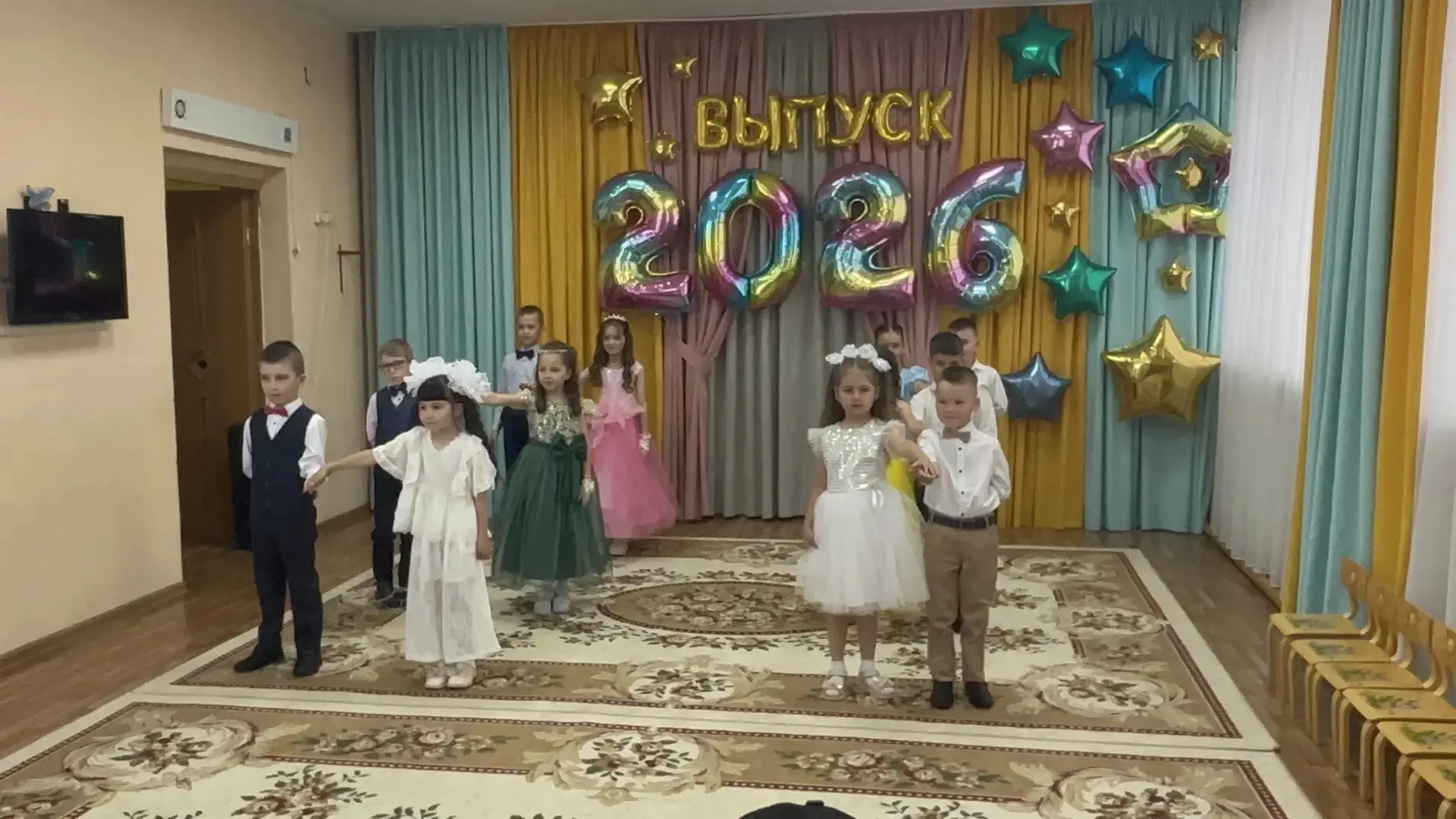 Выпускной бал 2025-2026♥️
Выпускной – это как «порог»из детства во взрослую жизнь, это последний утр