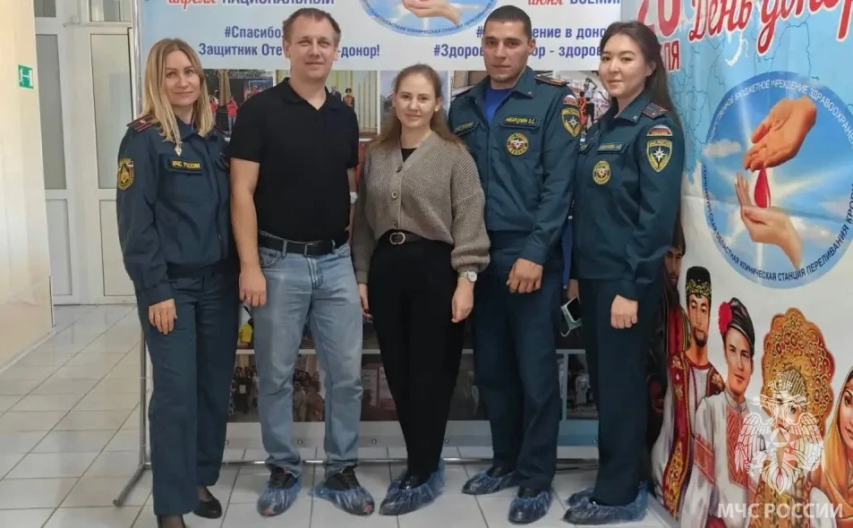 Специалисты МЧС России участвовали в донорской акции, приуроченной к  Дню Гражданской о...
