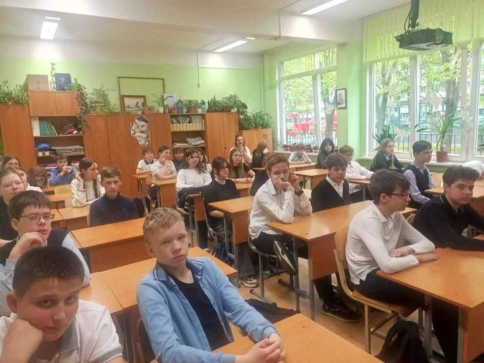 #КЛАССный_урок_79школа  13 мая обучающиеся 6 "В" класса познакомились с профессией актера. В гости к