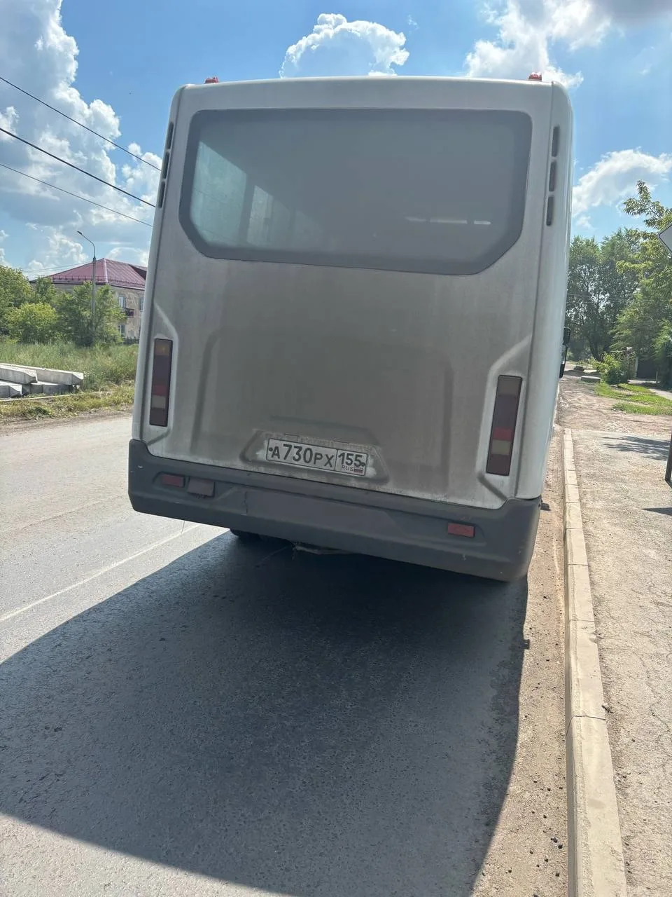 "Солярка подорожала". Водитель омской маршрутки выгонял льготников из салона